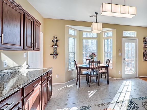 5th image of 2939 Redfield Dr