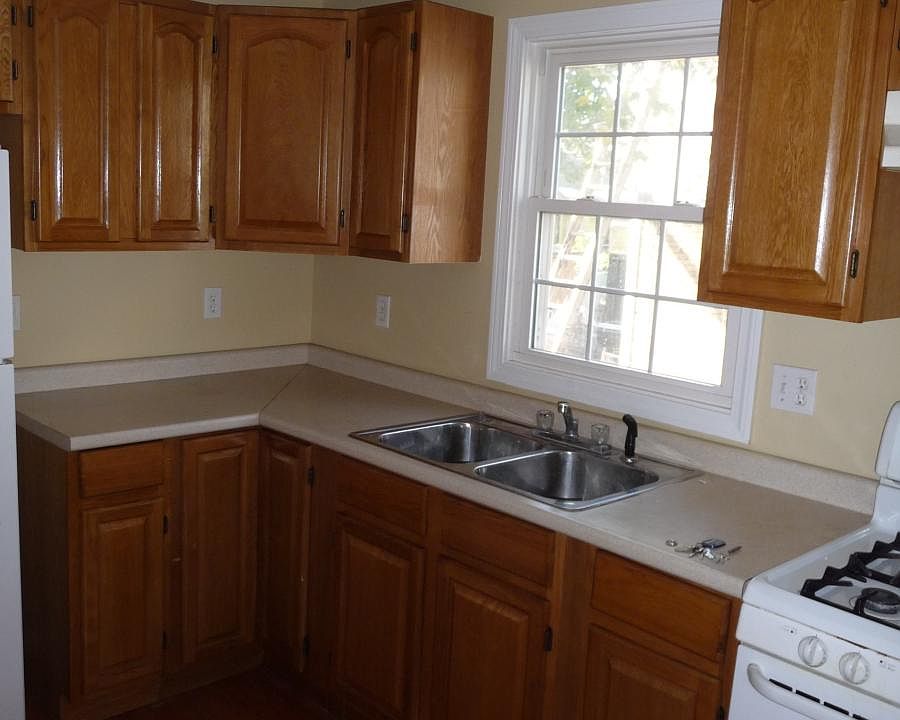 1st image of 20 Cromwell St #1