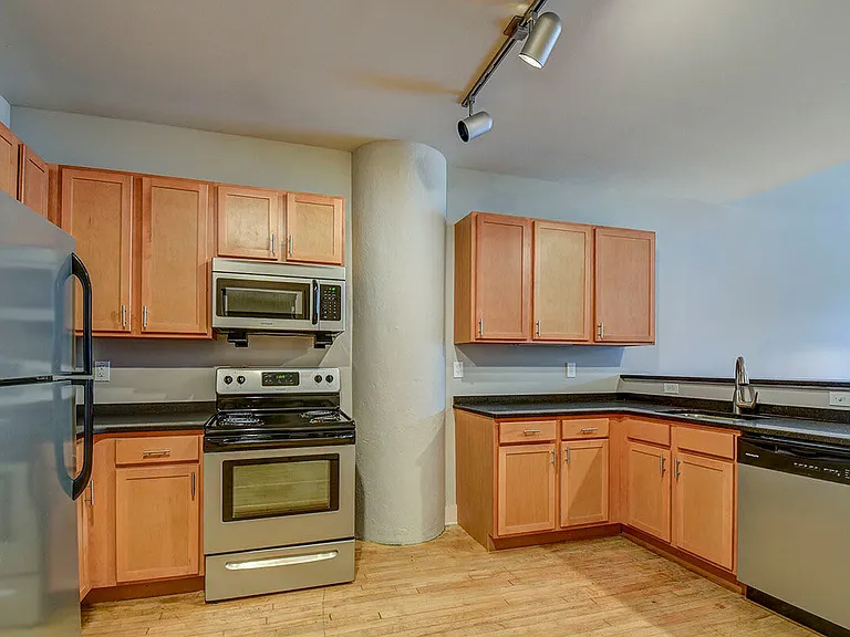 1025 Market St — Photo 30