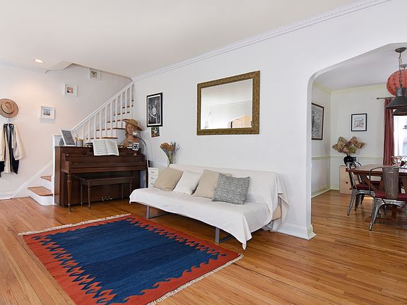 5th image of 9 Abington Ave