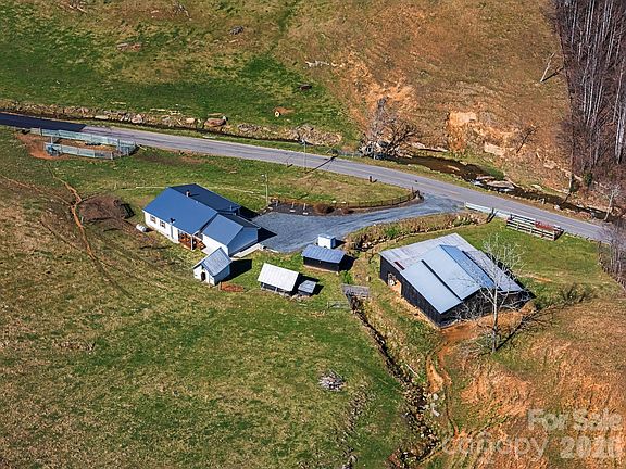 4th image of 867 Indian Creek Rd