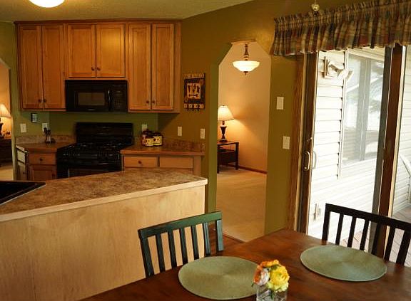 4th image of 4377 Livingston Dr