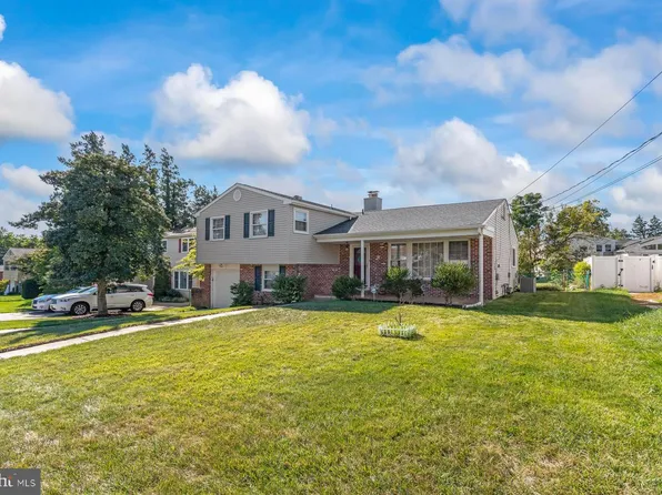 12 Colgate Dr, Cherry Hill, NJ 08034