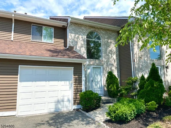 6 Kingsbridge Dr, East Hanover Twp., NJ 07936