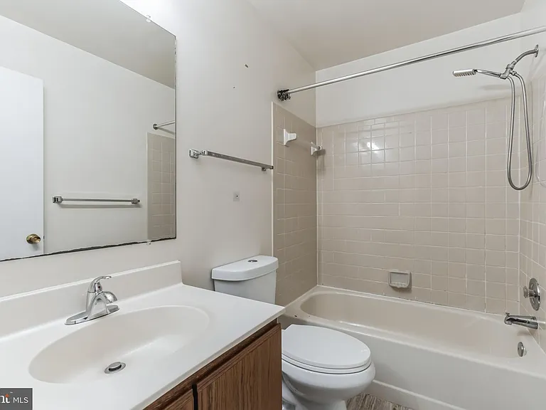 12196 Dapple Gray Ct — Photo 13