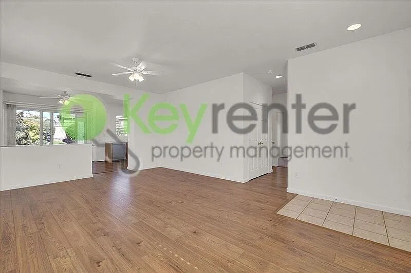 2 bed, 1.5 bath, 1143 sqft, $2,500 — Photo 4