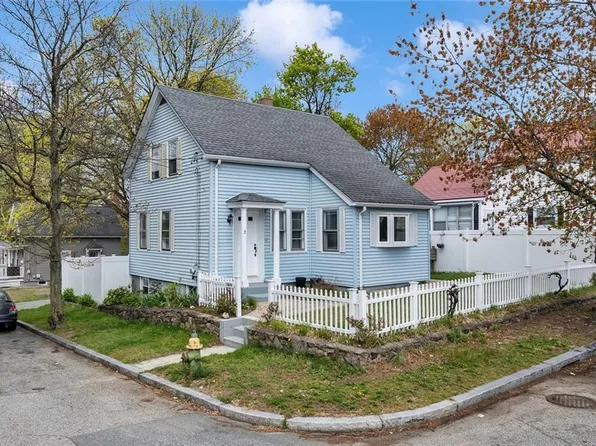 2 Carder St, Providence, RI 02904