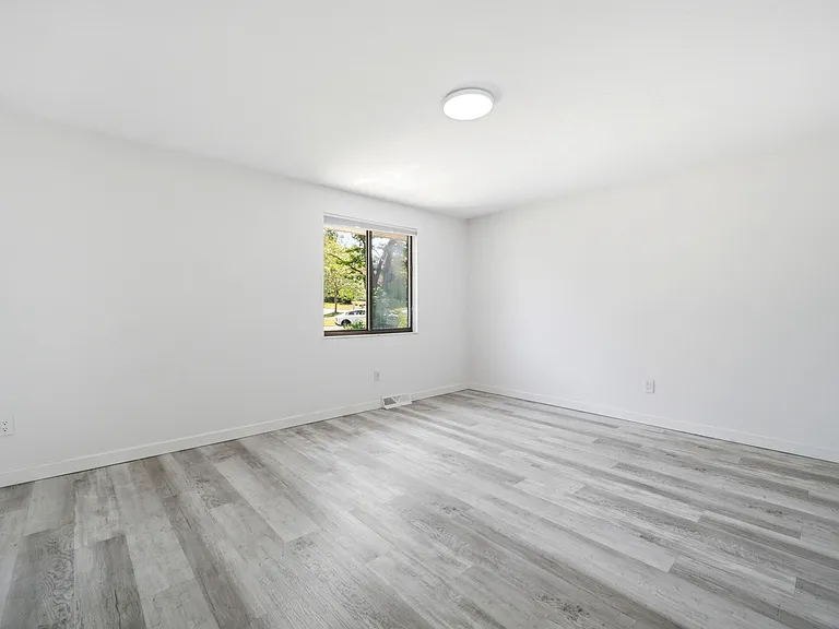 5864 Oval — Photo 21