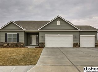 10816 S 215th St, Gretna, NE 68028
