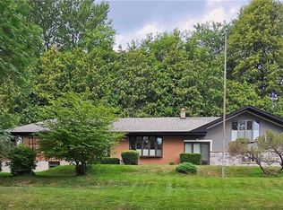 4 Sun Ave, Hamilton, ON L9H 5A5
