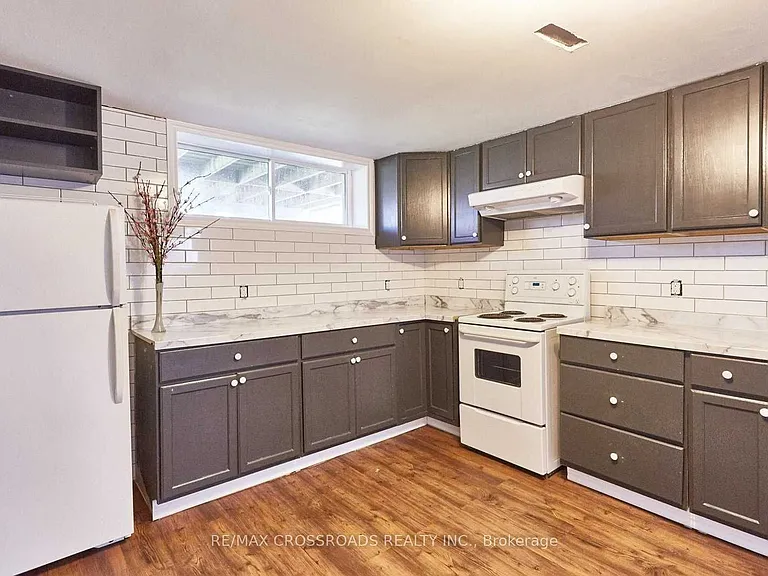 904 Crocus Cres #BASEMENT — Photo 3