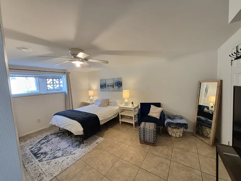 1628 Helix St — Photo 29