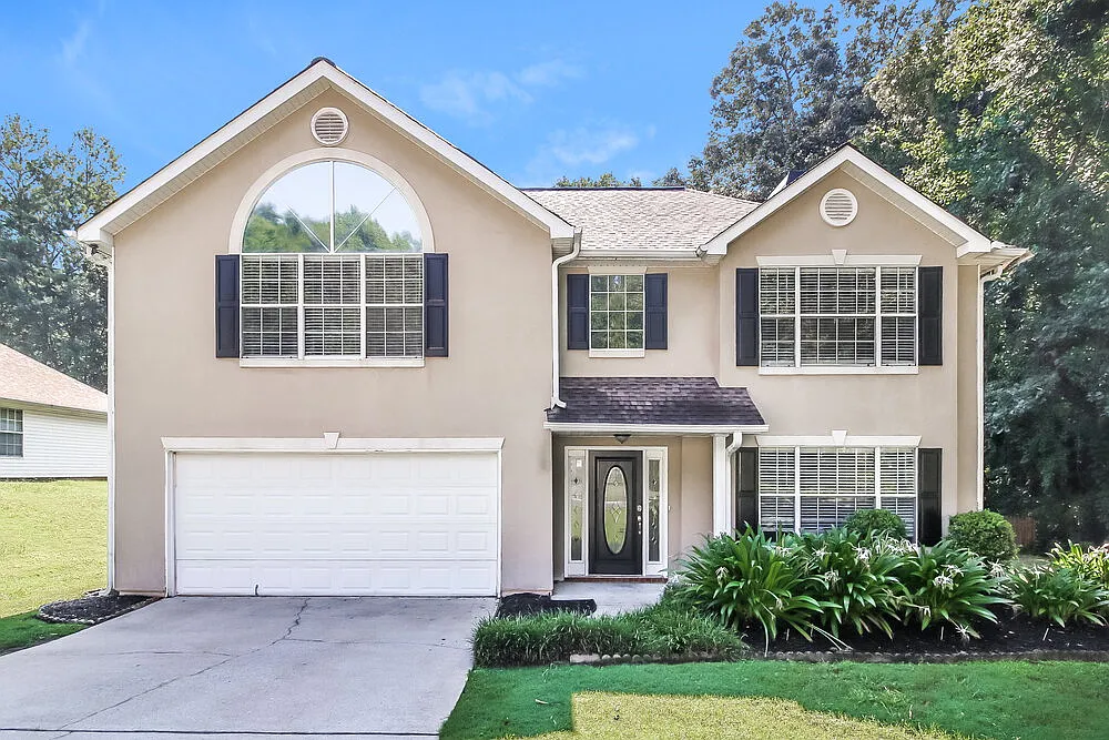 4 bed, 2.5 bath, 2500 sqft, $2,445 — Photo 1