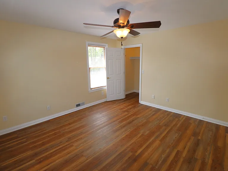 Beautifully Restored Townhouse — Photo 46