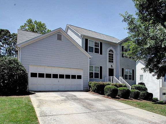 2nd image of 318 Silverthorn Dr NW