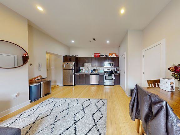 4th image of 2332-38 Carpenter St APT 3D