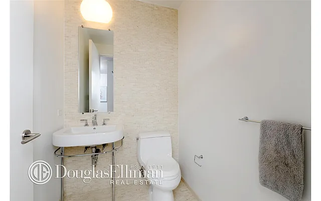 Rented by Douglas Elliman | media 21