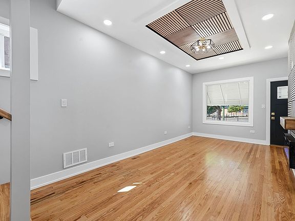 4th image of 10825 S Avenue H