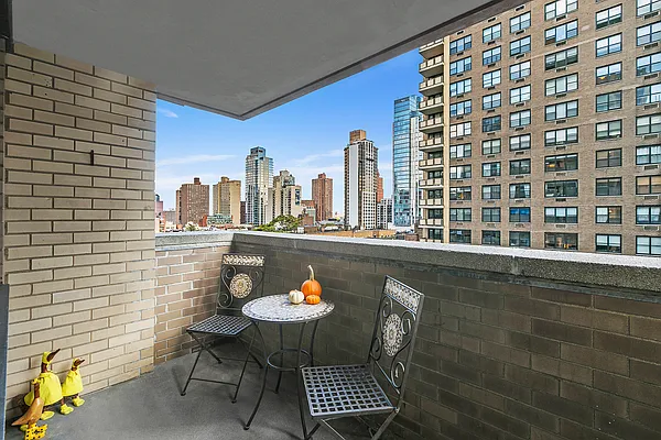 Sold by Corcoran | media 8