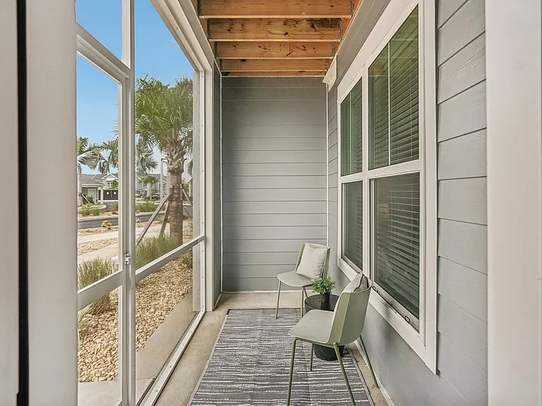 Palm Grove Luxury Apartments — Photo 14