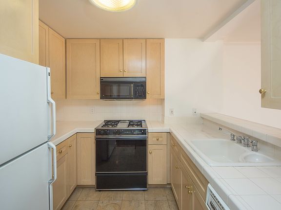 4th image of 1650 Jackson St APT 409