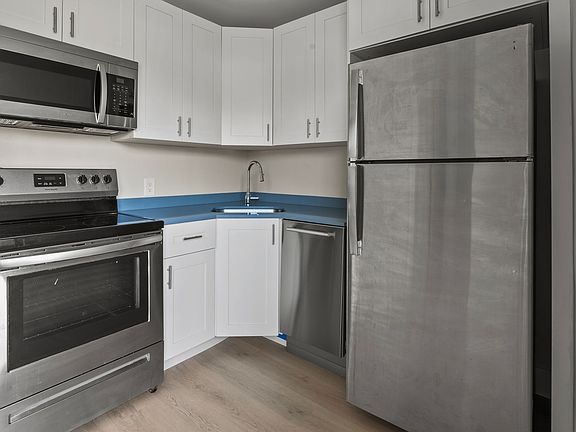 3rd image of 1101 NE 80th St #105