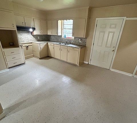 Kitchen & Dining Room