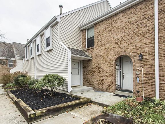 2nd image of 134 W Ticonderoga Dr APT B