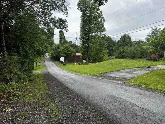 5th image of 848 Deitz Rd