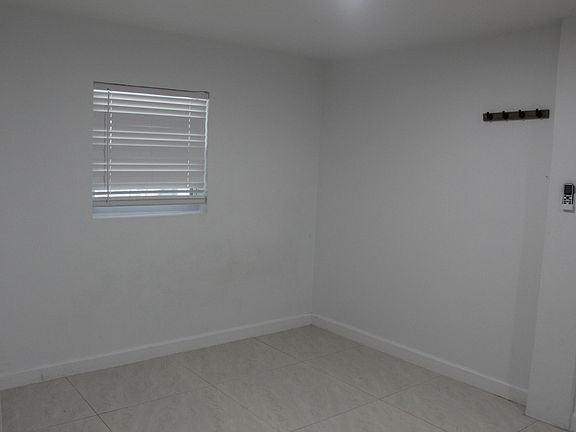 4th image of 4434 Venus Ave #C