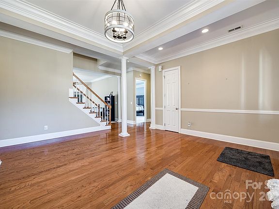 5th image of 4103 Belle Meade Cir