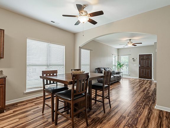5th image of 111 Highland View Dr