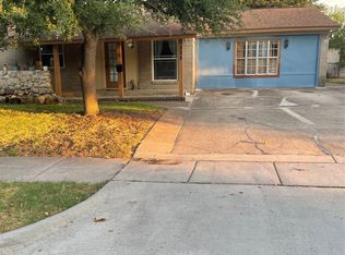 325 Sparks Dr, Grand Prairie, TX 75051