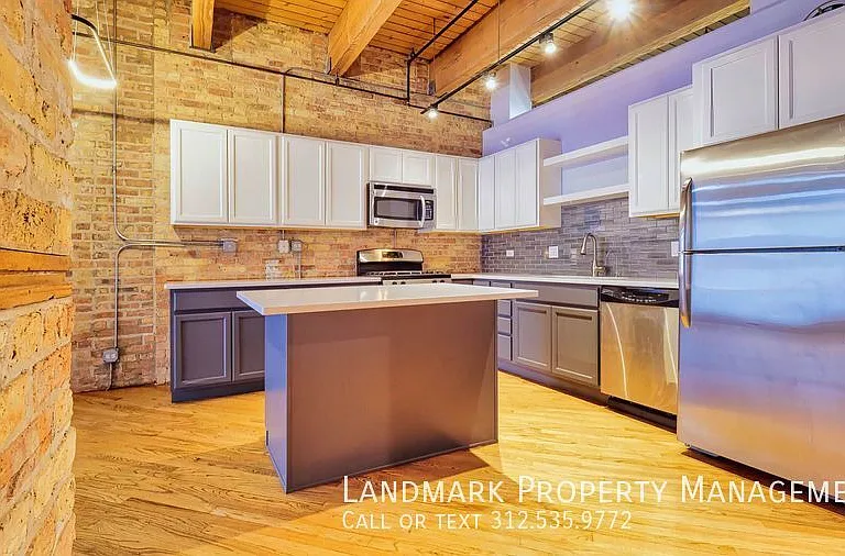 375 W Erie St #403 — Photo 4