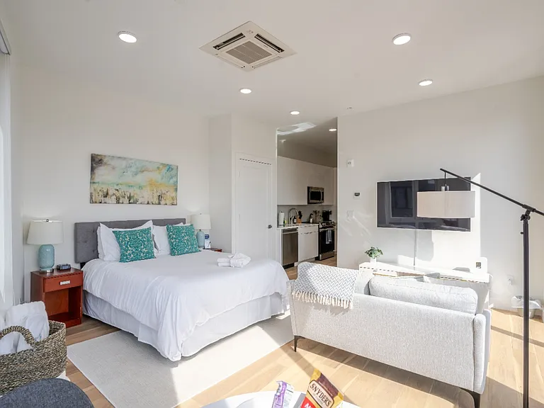 36-38 Hichborn St #401A — Photo 4