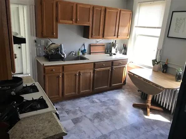 72 Eustis St, Cambridge, MA