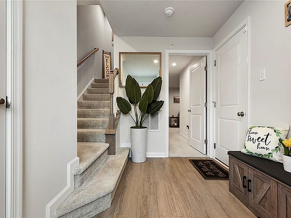 3rd image of 225 Chesna Dr
