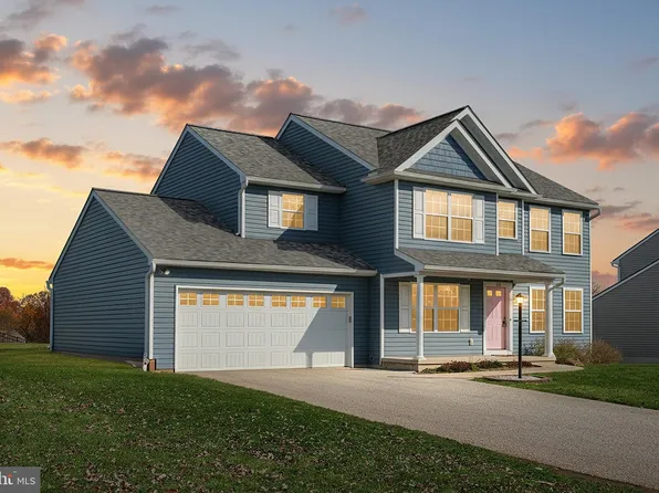 125 Payne Dr, Mount Wolf, PA 17347