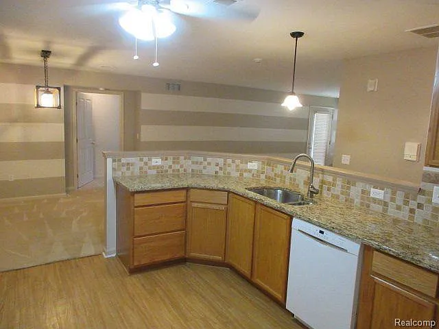 4192 Berkeley Ave — Photo 10