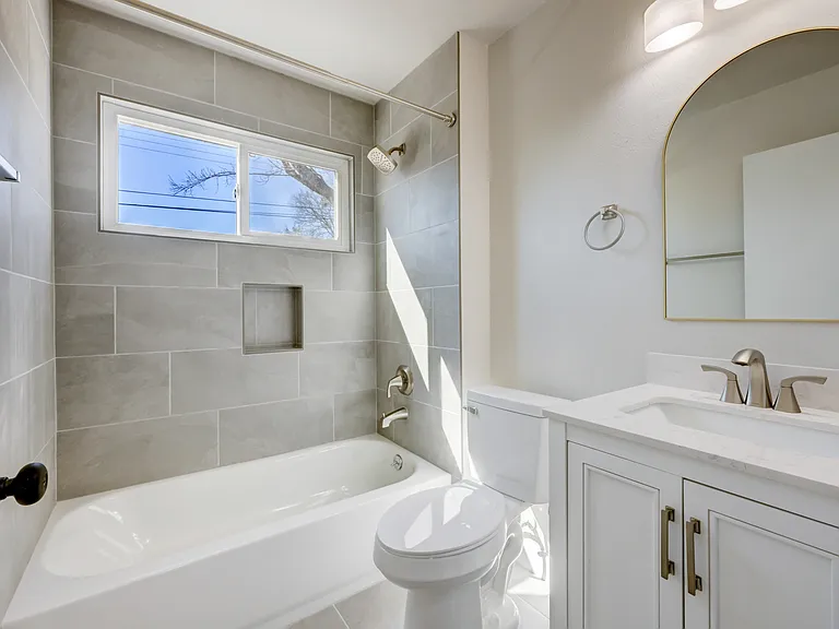 511 Arbor Ln — Photo 13