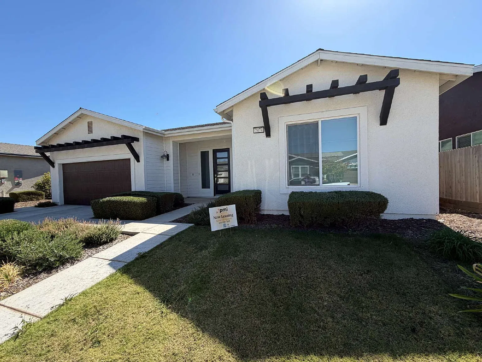 3 bed, 2.0 bath, 1787 sqft, $2,125 — Photo 3