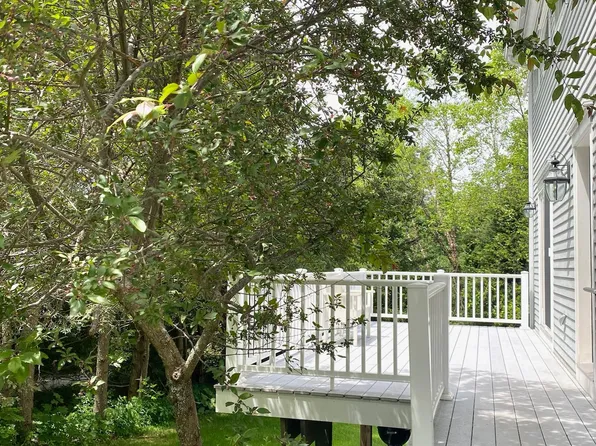 85 Bow St #2, Freeport, ME 04032
