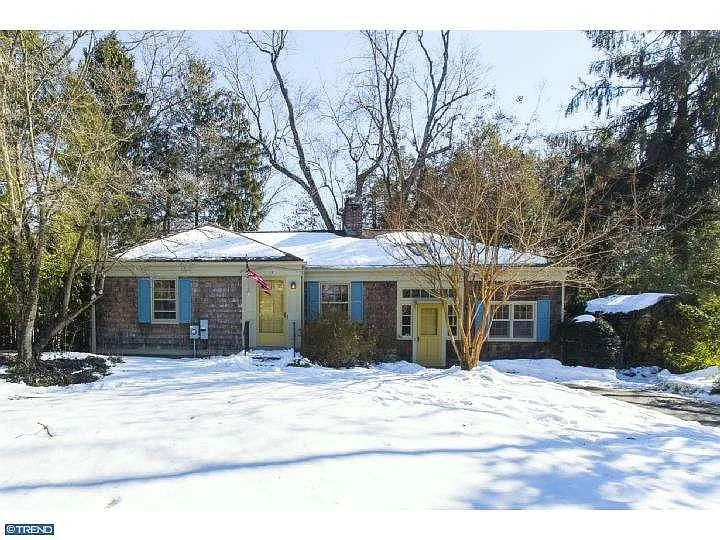 18 Cleveland Ln photo 1