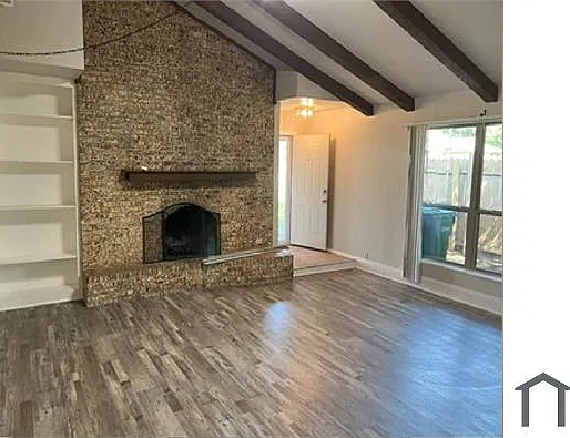 3 bed, 1300 sqft, $1,350 — Photo 2