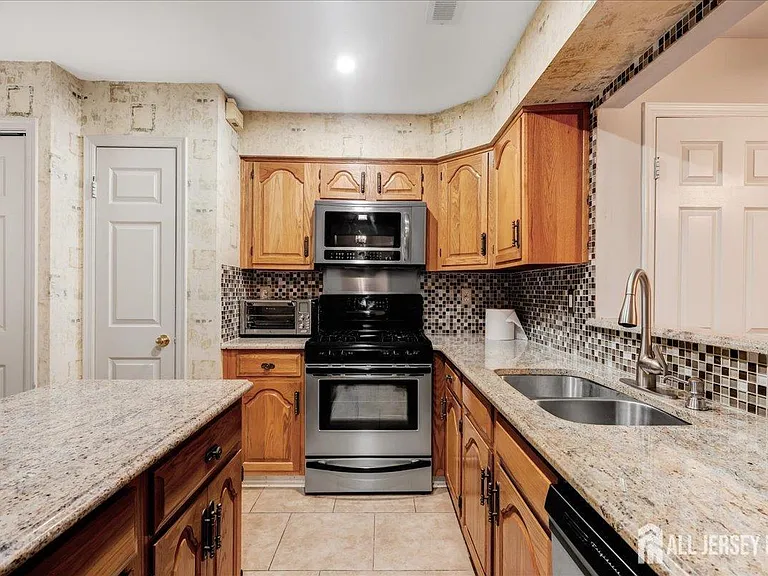 38 Rutland Ln #C — Photo 5