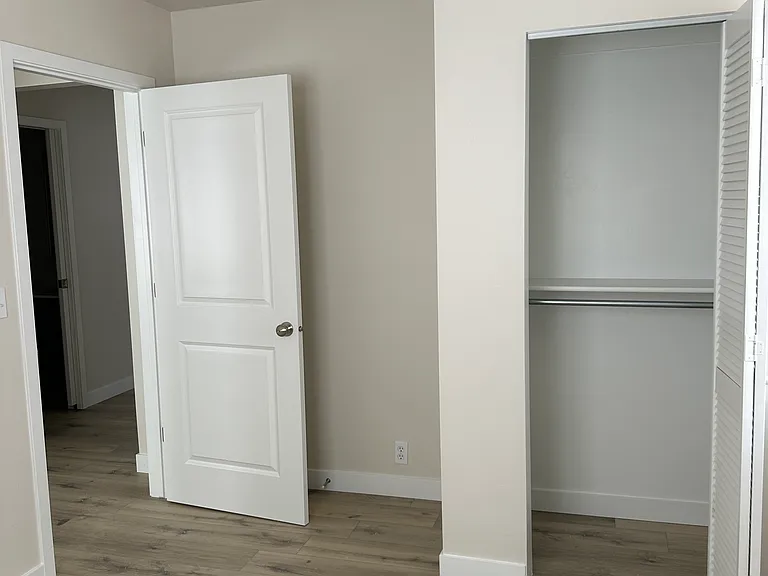 683 W 6th Ave — Photo 11