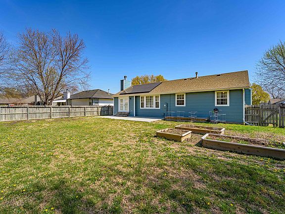 4th image of 1009 N Park Rd