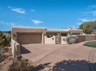572 Los Nidos Dr, Santa Fe, NM 87501