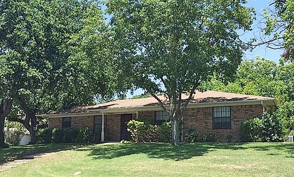 3rd image of 4602 White Oak Ln