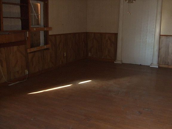 3rd image of 183 S West Ave